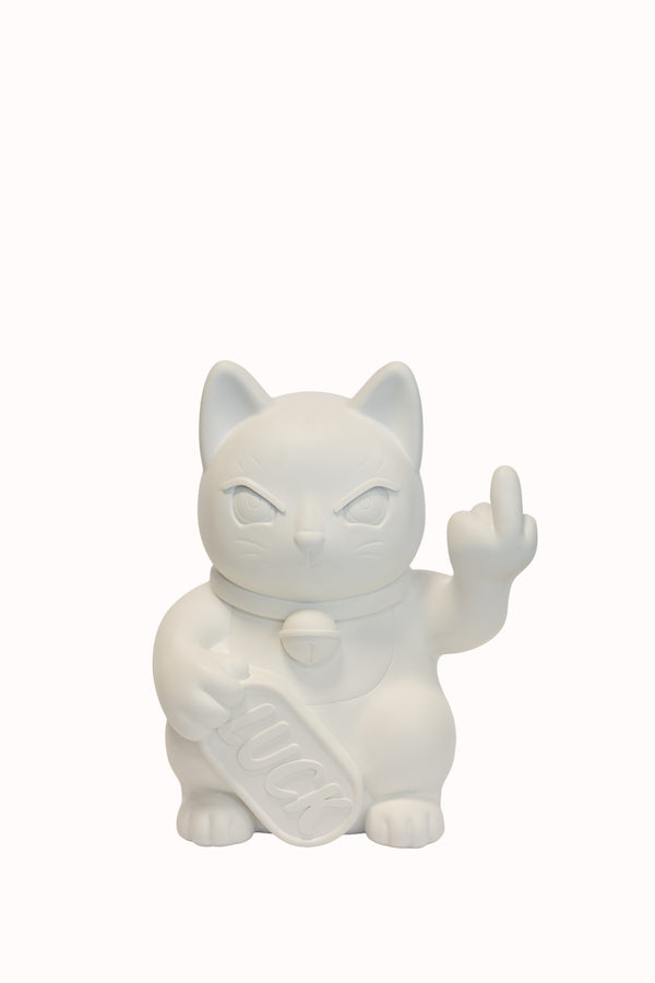 MANEKI WHITE 27 CM