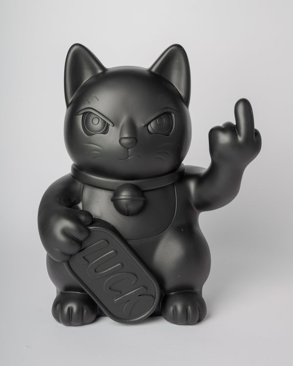 MANEKI BLACK 27 CM