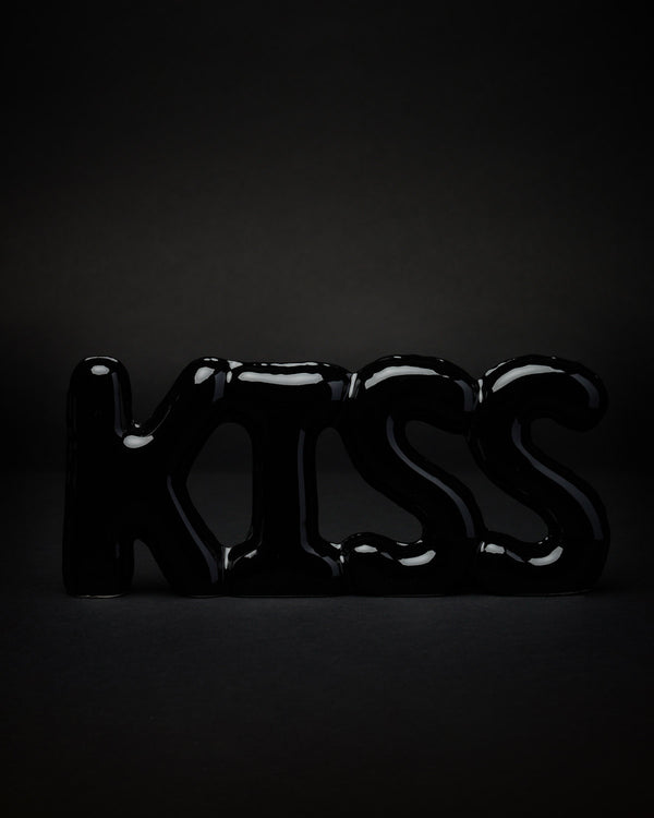 KISS BLACK